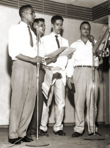 1961 na Rádio Gazeta de Alagoas, o programa Tele Noite apresentado por Arnoldo Chagas, Cláudio Alencar, Luiz Tojal e Roland Benamor