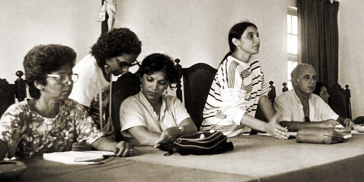 Trabalhadores em educação criam o Sinteal em 1988