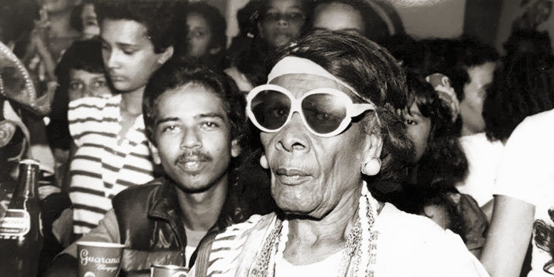 Miss Paripueira no reinado da fantasia de um eterno carnaval