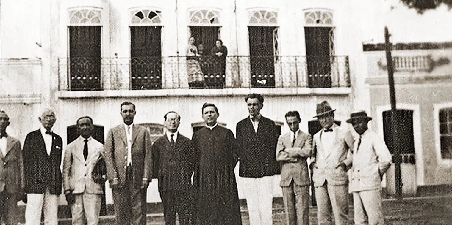 Padre Pinto, entre o púlpito e o palanque