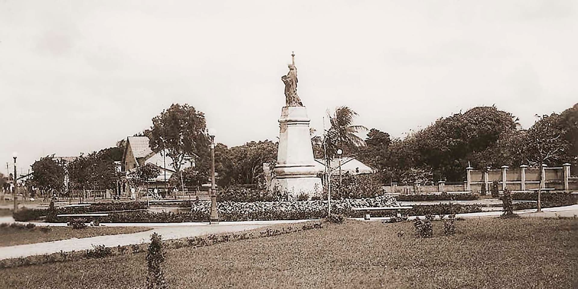 A andarilha Estátua da Liberdade de Maceió