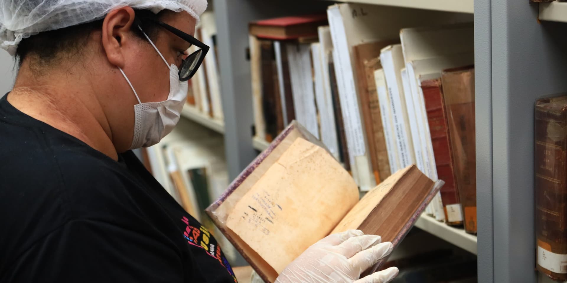 Secult e Ufal unem tecnologia e memória na digitalização de obras raras da Biblioteca Pública Estadual Graciliano Ramos